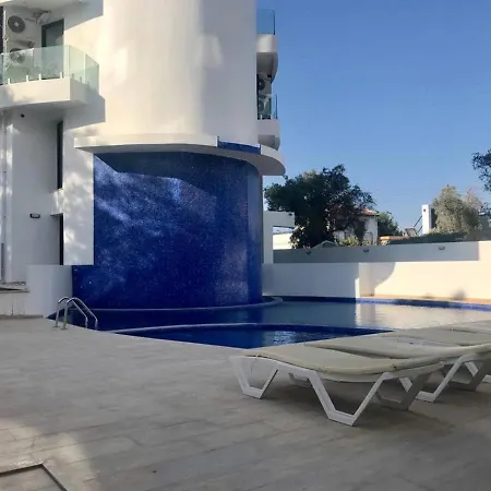 La Perla - Apt 7